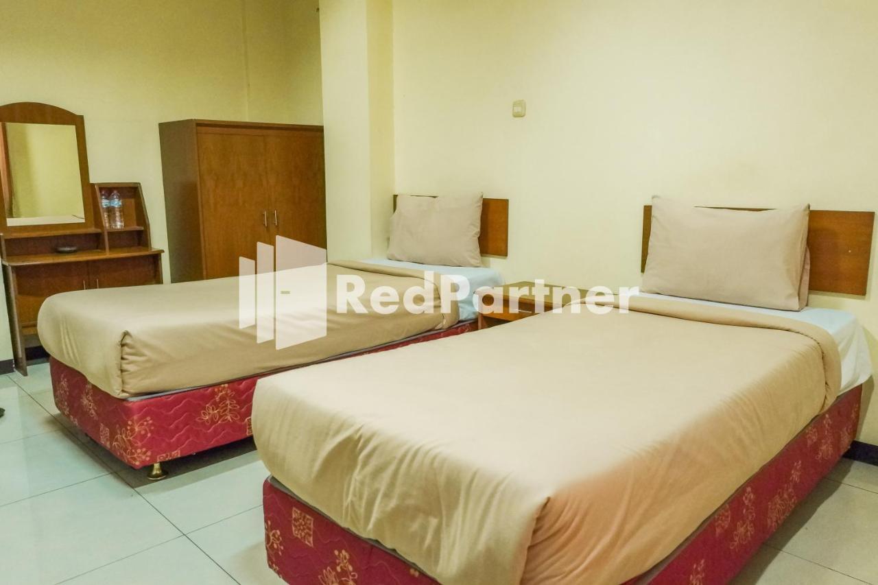 Grand Kembar Hotel Mitra Reddoorz บันดุง ภายนอก รูปภาพ