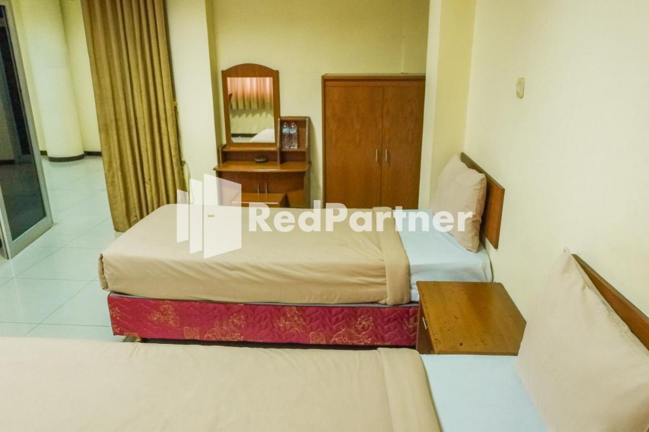 Grand Kembar Hotel Mitra Reddoorz บันดุง ภายนอก รูปภาพ