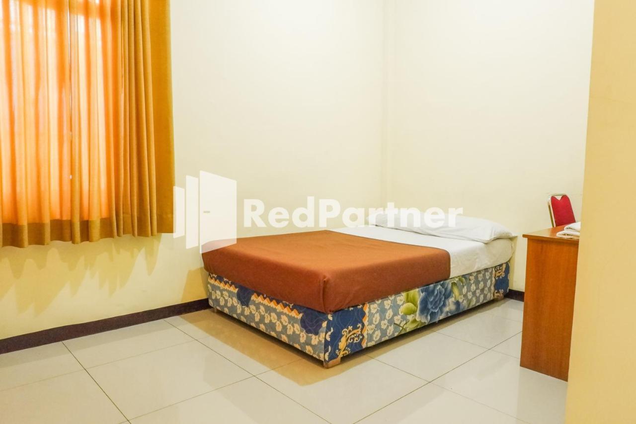 Grand Kembar Hotel Mitra Reddoorz บันดุง ภายนอก รูปภาพ
