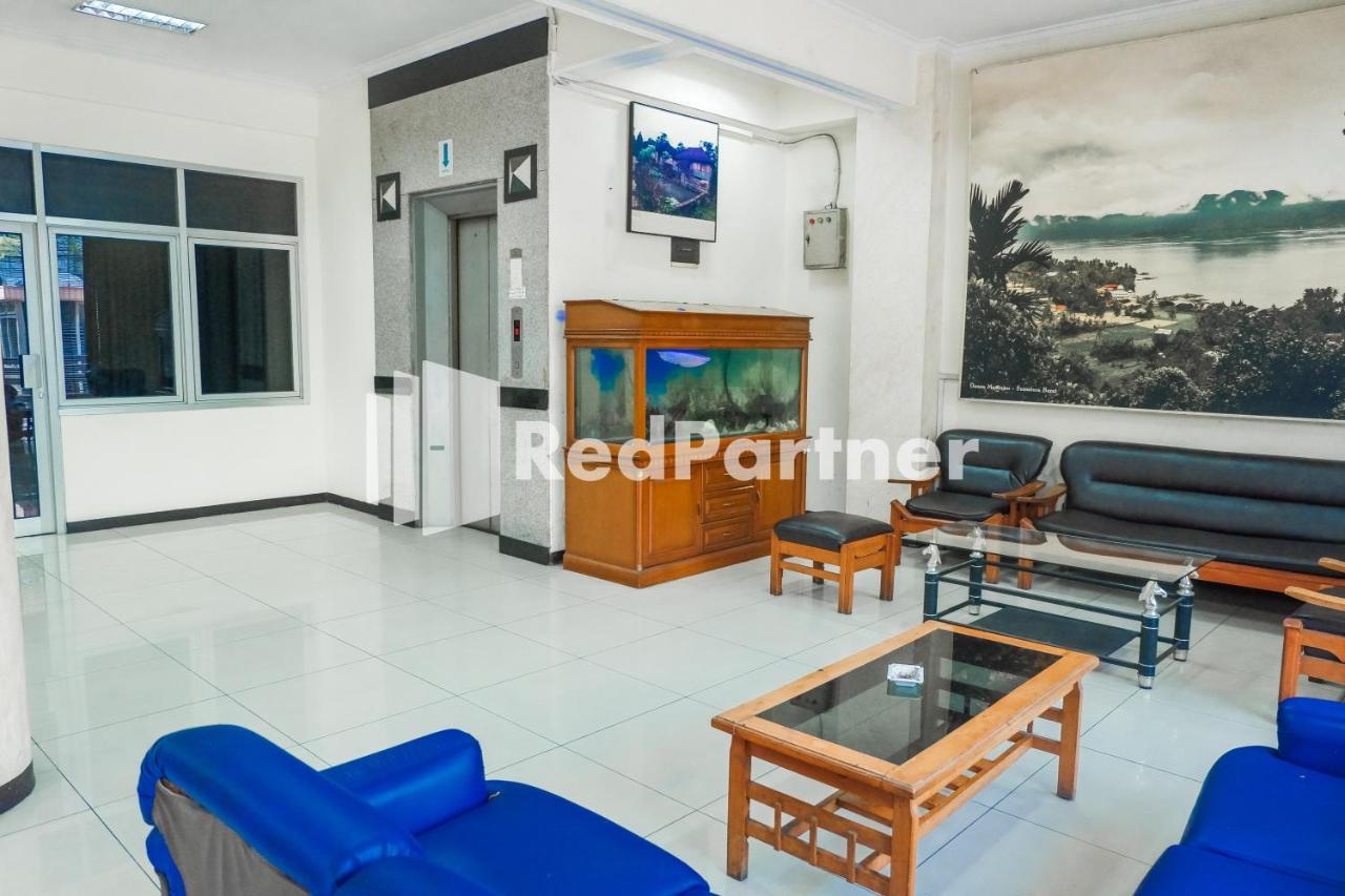 Grand Kembar Hotel Mitra Reddoorz บันดุง ภายนอก รูปภาพ